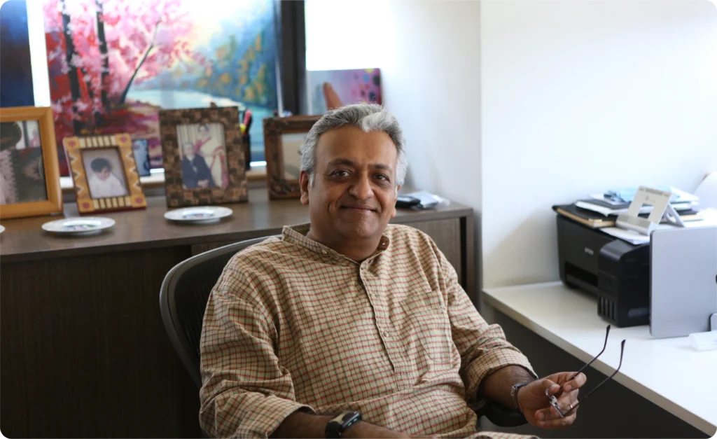 rahul-chawla-office